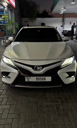 Toyota Camry Sport full