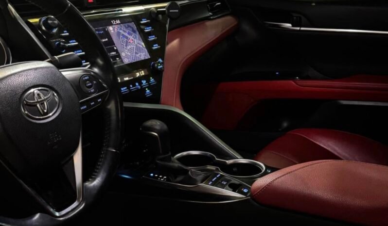 Toyota Camry Sport full