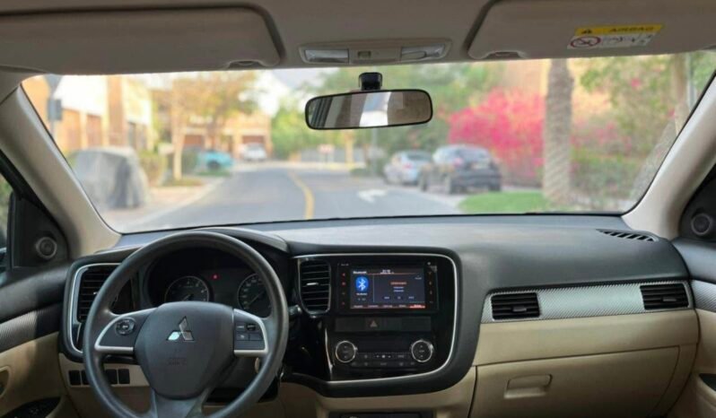 Mitsubishi Outlander full